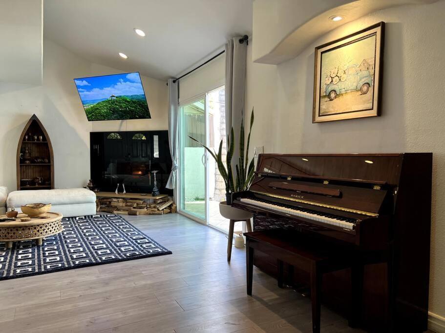 Stylish Mediterranean Villa, Pool, Jacuzzi, Hollywood & Malibu Bliss Los Angeles Exteriör bild